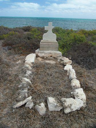 1921 grave of a shipwrecked fisherman, who drowned during a cyclone