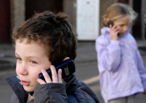 kids-addicted-to-technology-1899530801