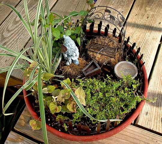 gnome garden close