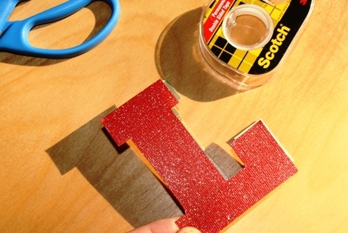 how to create custom decor words for your mantel