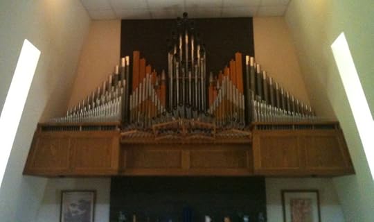 These are the pipes that would play during a fanfare (bugle and horn <br />sounds), which protrude from the fireplace surround.