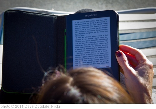 'Women Reading Kindle Outside' photo (c) 2011, Dave Dugdale - license: http://creativecommons.org/licenses/by-sa/2.0/