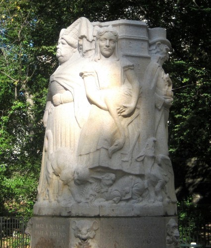 AliceStatue2 426x500 The Complete Listing of All Public Childrens Literature Statues in the United States