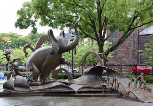 SeussStatue1 500x347 The Complete Listing of All Public Childrens Literature Statues in the United States