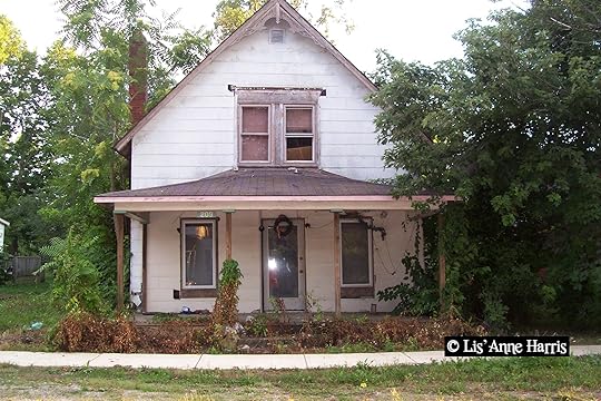 Sadly, Utterly Abandoned: The Haunted Green House | lisanneharris.com