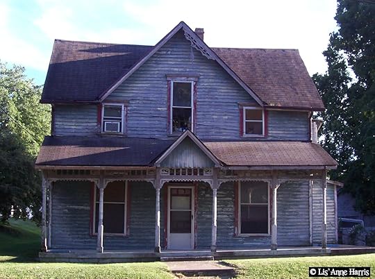 I've always loved this house. It still looks exactly the same as it did 10, 20, even 30 or more years ago. I know the owner, too. Morristown, Indiana