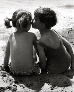 kissing children
