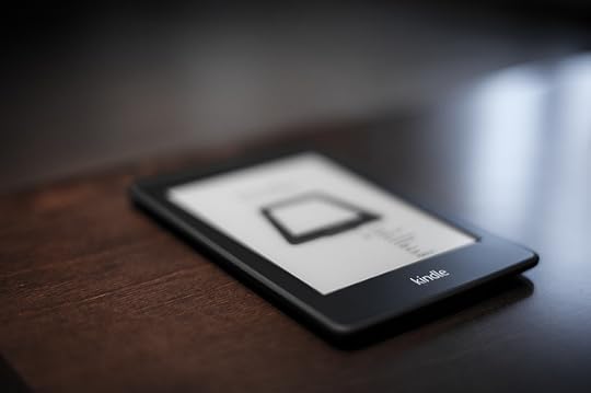 Kindle Paperwhite larger (image by by Moridin_ via flickr CreativeCommons)