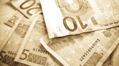 euro banknotes
