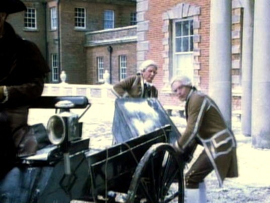 [footmen+hauling+luggage+(2).jpg]