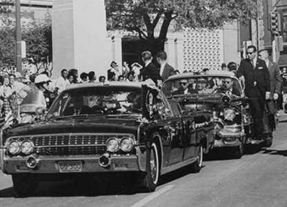JFK motorcade enters dealy plaza seconds before oswald takes the fatal headshot
