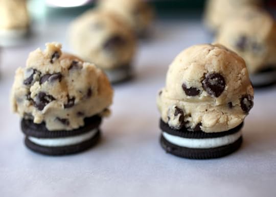 Oreo-Stuffed Chocolate Chip Cookies