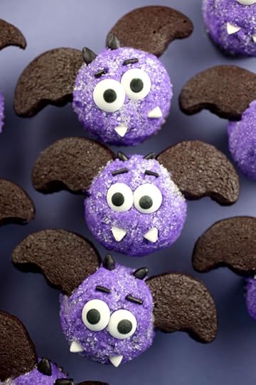 Miniature bat cupakes