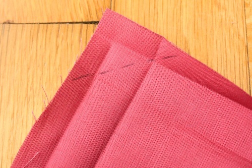 How to Make Cloth Napkins at lifeyourway.net