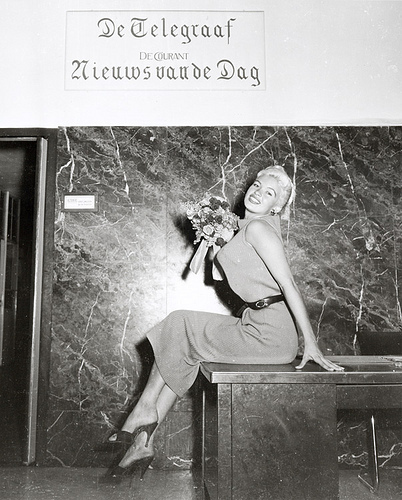 10-10-1957_14731_01a Jayne Mansfield