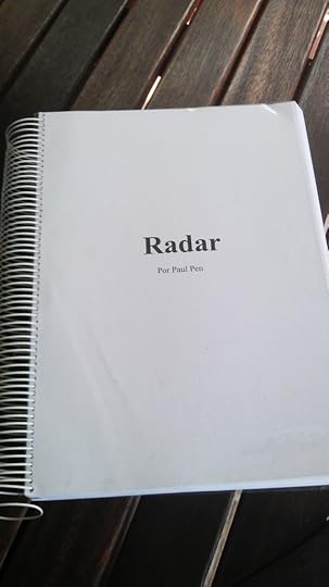 Así de grande e incómodo de leer eran los primeros borradores impresos del manuscrito de 'El aviso', cuando aún se titulaba 'Radar'.