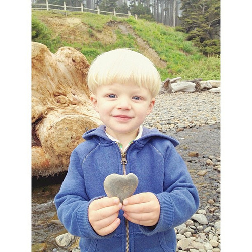 "Look mama! I found a heart rock!" #lovethiskid #trueelioorlando