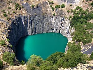 English: Open-pit diamond mine (known as the B...