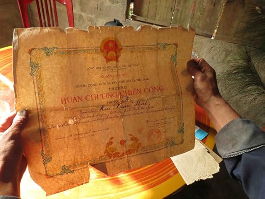 Tấm bằng huân chương chiến công của Mai Xuân Hải sau cuộc chiến Gạc Ma