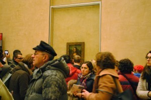 Trying to see the Mona Lisa