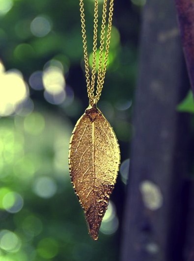 LEAF NECKLACE