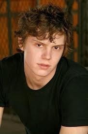 Evan Peters should play Logan
