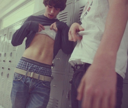 Martin Delacroix's Blog - Hot boy showing off his abs at 