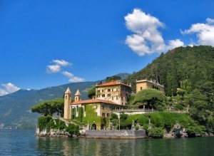 Tuscany-Villa-Near-The-River-300x219