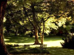 Luxembourg Garden (photo by Claude Andropia, from Wikimedia commons)