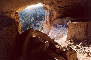 320px-GilaCliffDwellings_Interior