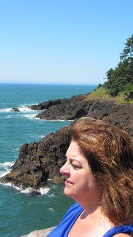 Katherine Owen is the author of SEEING JULIA (debut novel and Zola Award Winner), NOT TO US and WHEN I SEE YOU. 