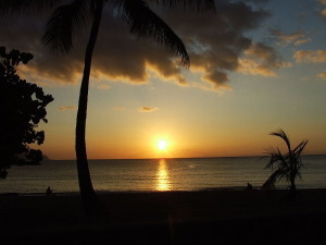 North_Shore_Sunset,_Haleiwa_(5620757621)