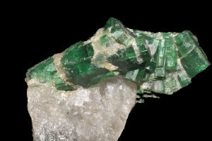 1 Émeraude Brésil 300x199 Crystals for Mercury Retrograde