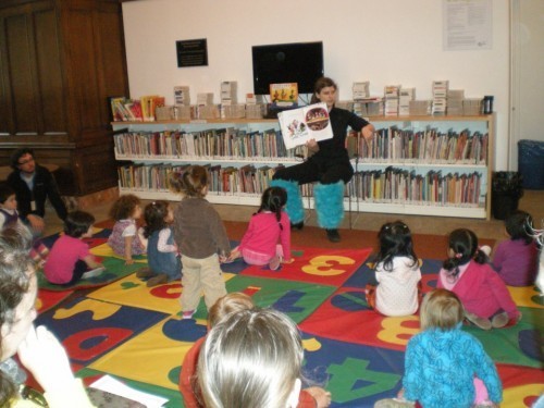 Giant Dance Party Reading 1 500x375 Review of the Day: Giant Dance Party by Betsy Bird