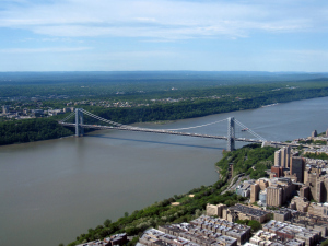 Wikimedia Commons.George Washington Bridge 2010, Gryffindor