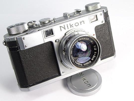 Nikon One Front, without Lens Cap, Askew