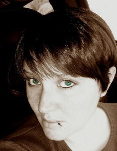 Gabrielle-Evans-Author-Photo