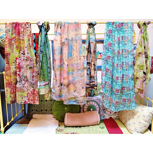 You guys, the new #kellyraeroberts scarves arrived and holy smokes are they gorgeous, artful, and BIG and soft. Possibly one of my fave product releases ever. There are six in this first collection. #excited #demdaco