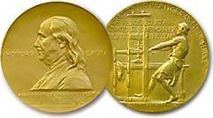 The Pulitzer Prize gold medal award 한국어: 퓰리처상 ...