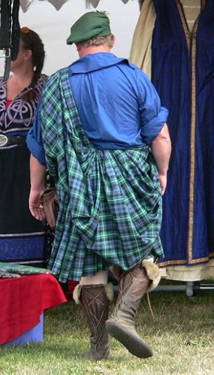 belted plaid, backside