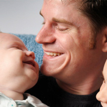 fathers-day-dad-with-kids_face0