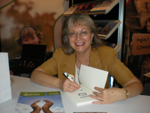 Kathi Signing