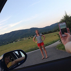Stopping in Ellett Valley for a new profile pic with the mountain. @journeygal enjoying it as much as @adelynkay
