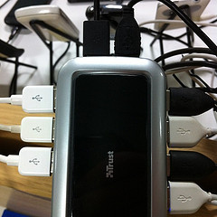 Powered USB hub