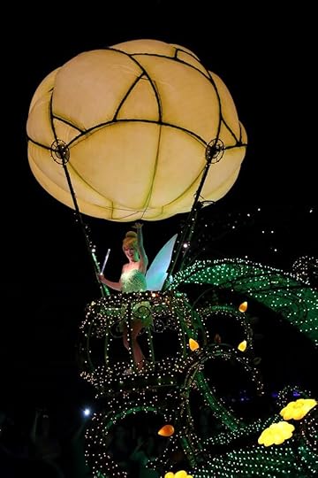 Tinker Bell in the Main Street Electrical Parada