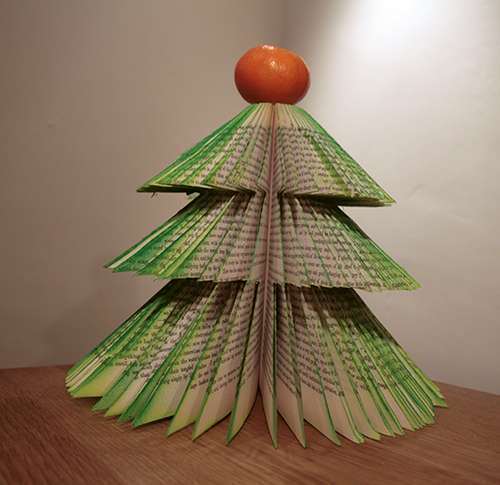 book christmas tree 6
