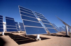 Photo of heliostats: polished, sun-tracking mirrors [source: Internet] 