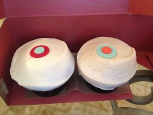 Sprinkles cupcakes: Carrot cake and red velvet
