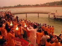 Parmarth Niketan Ashram Arti in Rishikesh
