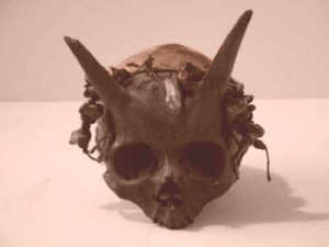 humanskullhorned 300x2253 Giants of Myth